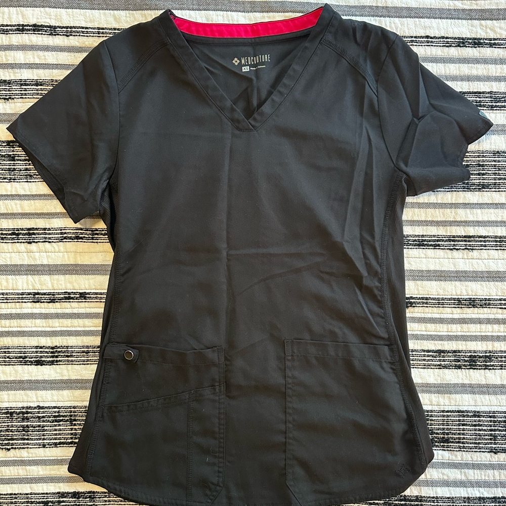 Med Couture-Women’s Black Scrub Top